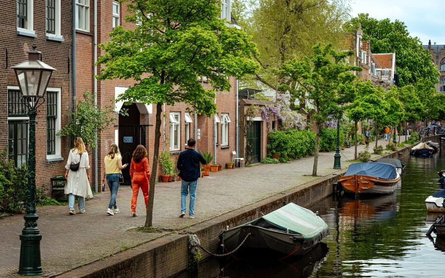 Outside Escape Amsterdam with your friend(s) and have fun! - Timing that fits your day, not the other way around