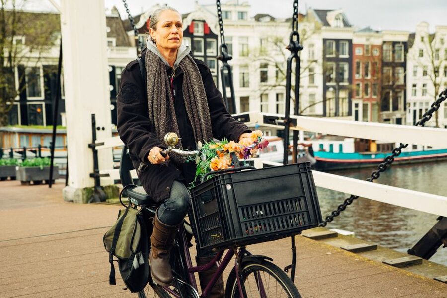 Private Amsterdam Bike Tour with a Local - Getting set up at Star Bikes and handling the bike