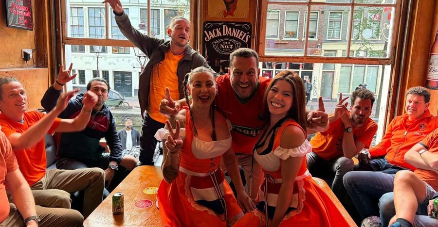 Private Red Light Tour City Center with Beer Maid Guide - Key things to know before you go