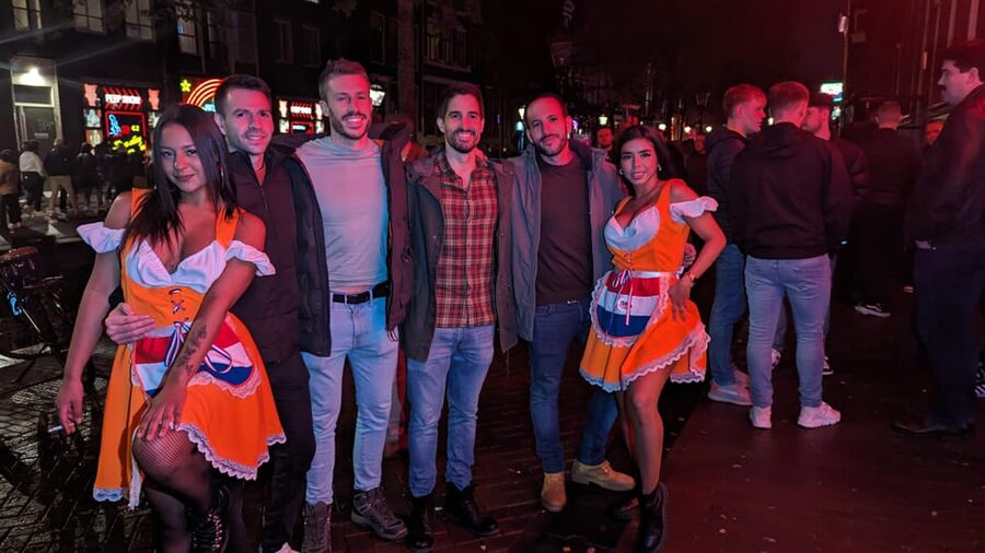 Private Red Light Tour City Center with Beer Maid Guide - Should you book this Red Light Tour with a beer-maid guide?