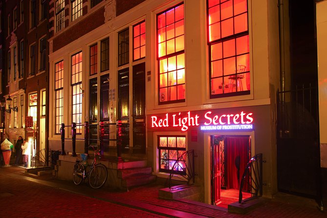 Red Light Secrets: Museum of Prostitution Amsterdam - How the audio guide and booklet keep you informed