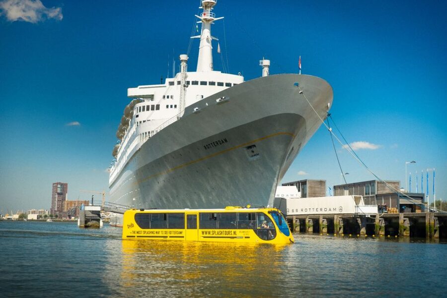 Rotterdam: 1-Hour Sightseeing Splash Tour - Entering Asphalt, Then the Maas: How the Amphibious Ride Really Works