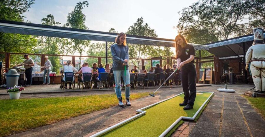 Rotterdam: 18-Hole Mini-Golf Game - Mini-Golf in Euromast Park: What Makes This Course Feel Like a Real Rotterdam Moment