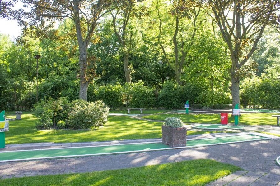 Rotterdam: 18-Hole Mini-Golf Game - Price and What You Actually Get for $10 per Person