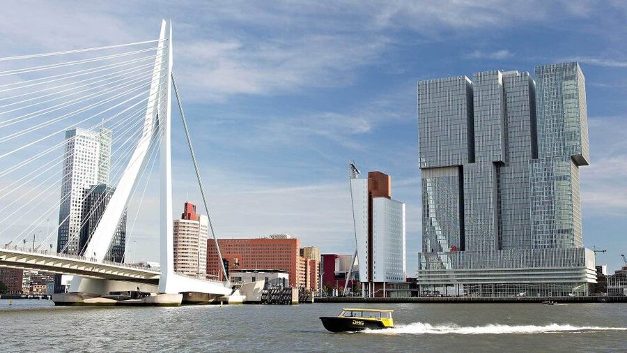 Rotterdam: De Rotterdam, Cube Houses, Watertaxi and Markthal - Who should book this Rotterdam architecture and Markthal mix