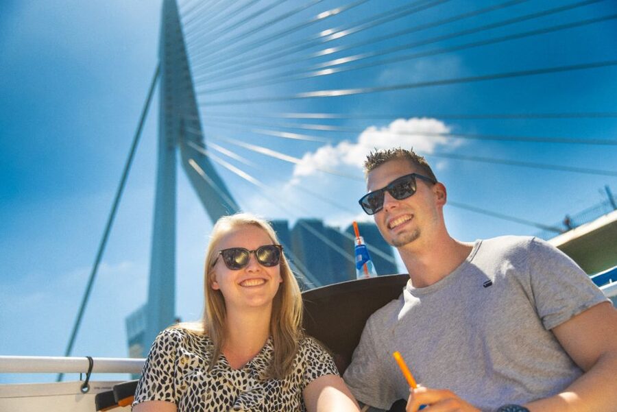 Rotterdam: Harbor Cruise with Live Guide - Coffee, cake, WiFi, and the onboard comfort that makes it easy