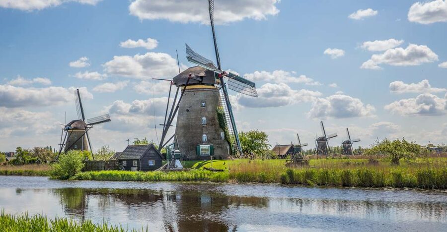 Rotterdam: Kinderdijk UNESCO World Heritage Entry Ticket - Timing your day: opening hours and the last boat departure