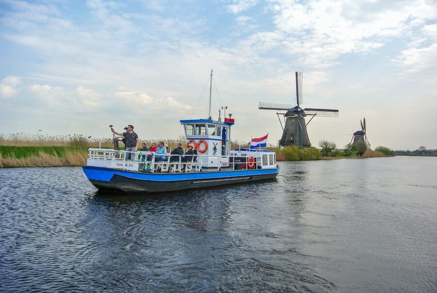 Rotterdam: Kinderdijk UNESCO World Heritage Entry Ticket - Getting to Kinderdijk from Rotterdam using water transport and bikes
