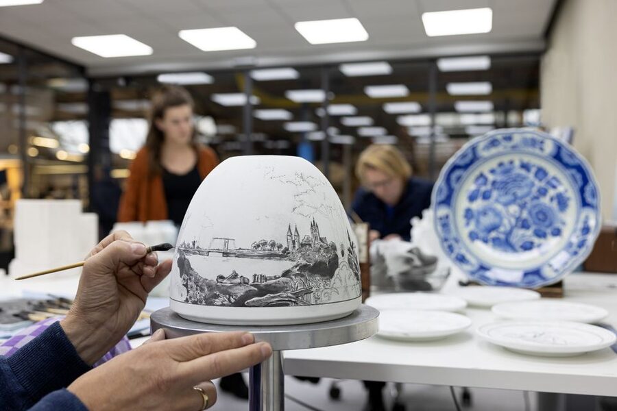 Royal Delft: Delftblue Factory and Museum - Entering Royal Delft: the start that sets your expectations