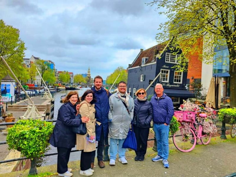 Skipping Lines & Sipping Beers: A History Tour of Amsterdam - Stroopwafel at Amsterdam’s oldest bakery, warm and caramel-scented