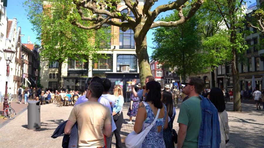 Skipping Lines & Sipping Beers: A History Tour of Amsterdam - Canal-side history stops you might otherwise miss
