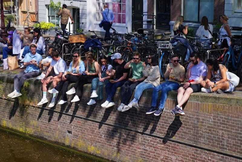 Skipping Lines & Sipping Beers: A History Tour of Amsterdam - Meeting points and timing, so you do not waste your day