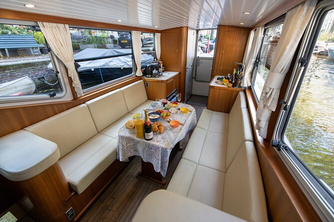 Small Group Boutique All-Inclusive Tour (max 12 p) With Captain - Drift Away at Singel, where the canal ride actually starts