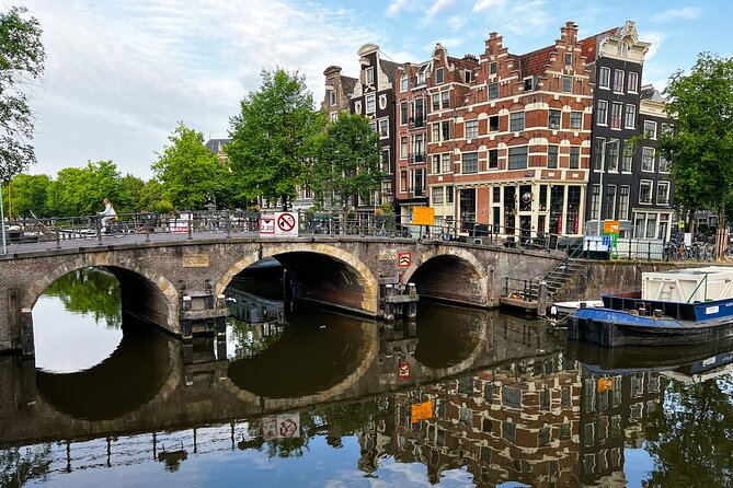 Small Group Walking Tour in Amsterdam with Friendly and Fun Guide - Nieuwe Kerk, a medieval stop that sets the tone