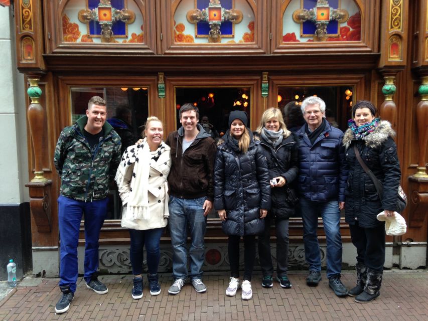 Sprechen Sie Gras? German Tour of Amsterdam's Coffeeshops - The joint-rolling lesson: a hands-on skill, not just talk