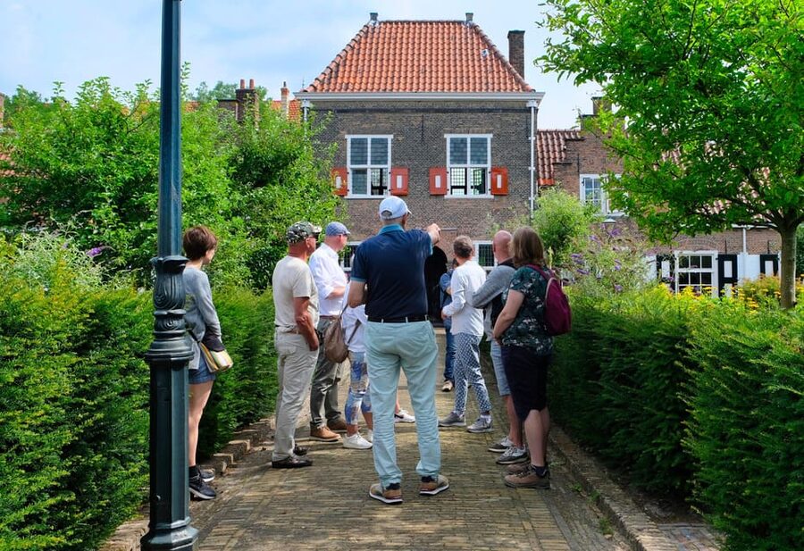 The Hague: Courtyard Walking Tour - Quick hits