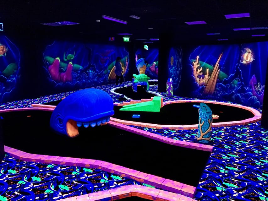 The Hague: Glowgolf Glow in the Dark Indoor Minigolf - The 3D water-themed glow course with sharks, turtles, and mermaids