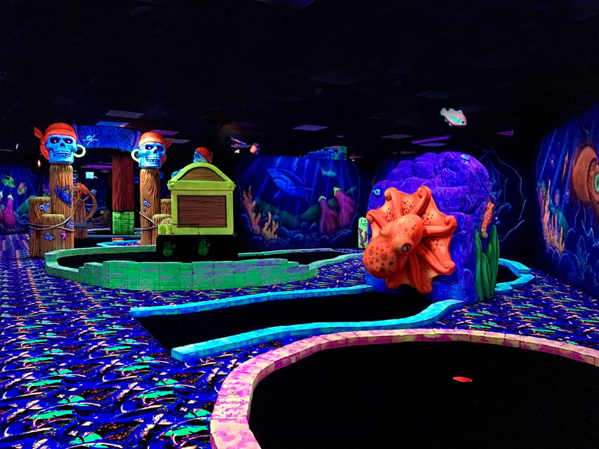 The Hague: Glowgolf Glow in the Dark Indoor Minigolf - Price and value: how $12 for 18 holes fits real travel budgets