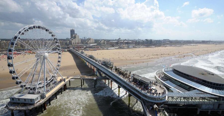 The Hague: The Pier SkyView Ticket with Drink and Snack - Boarding, the short ride, and what the closed gondola actually does for you