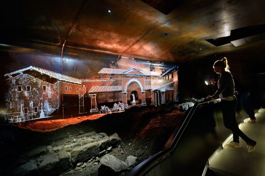 Utrecht: DOMunder Entry Ticket with Guide - Smart torches and audio in the ruins, how you actually experience the site
