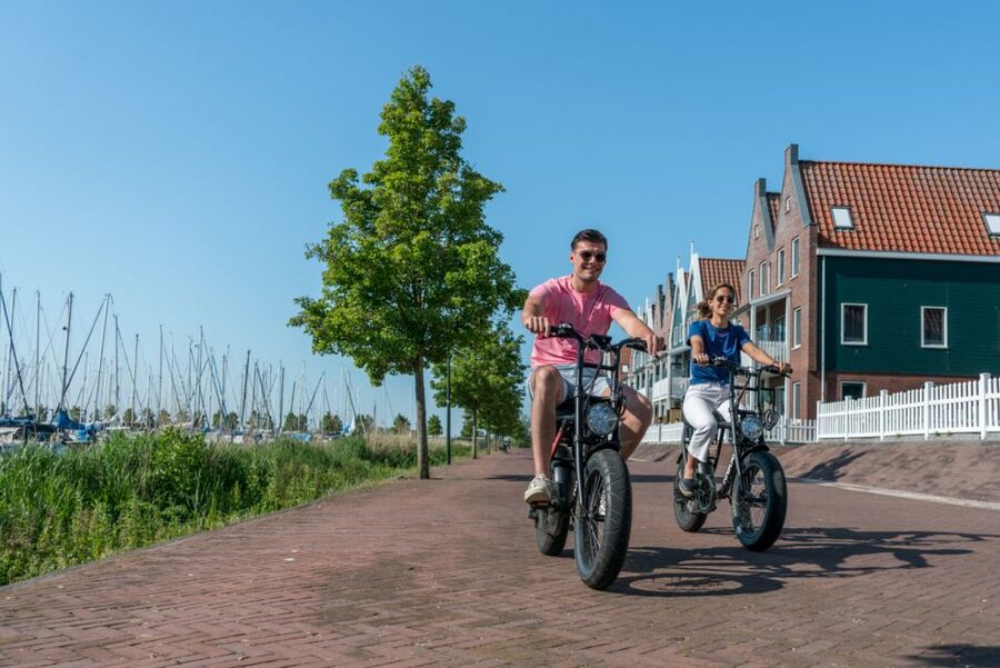 Volendam: E-Fatbike Rental - Where to start: Haven 45, underneath the dike