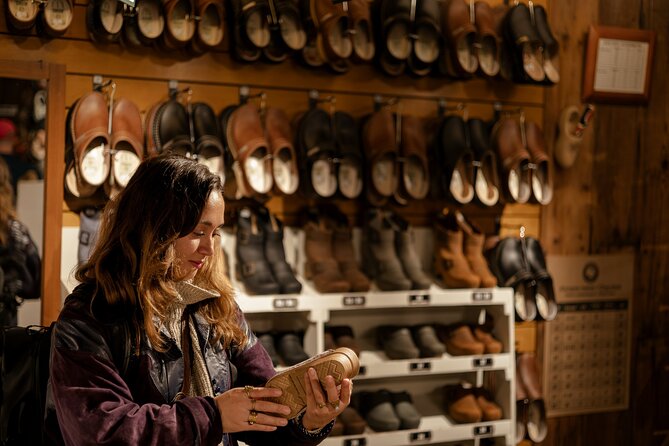 Zaanse Schans and Cheese Tasting Guided Tour from Amsterdam - Stop 2: Kooijman Clogs Workshop and What to Look For