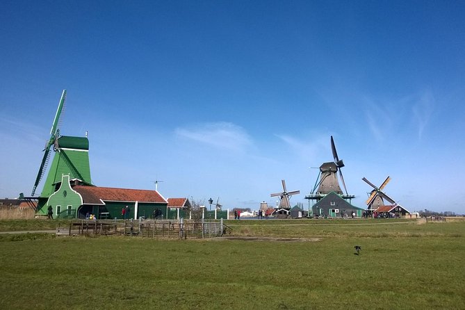 Zaanse Schans Windmills, Clogs and Dutch Cheese Small-Group Tour from Amsterdam - Stop 1: Zaanse Schans village time and what to look for